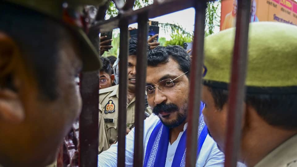 UP Prayagraj riots Intelligence system failed Prayagraj riots went out of control due to police negligence