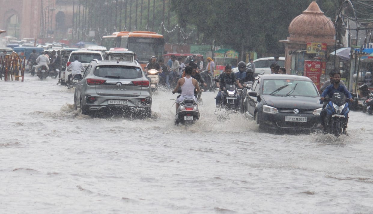 UP: Heavy rain alert in 22 districts of the state today, these five districts received the highest rainfall o
