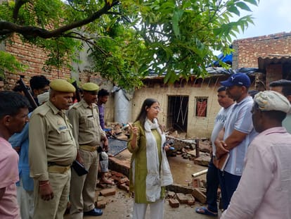 Old woman died after her house collapsed during rains, SDM assured all possible help