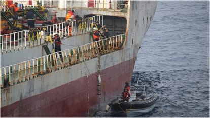 Fire in a ship going to Oman with 14 crew members of Indian origin Navy INS Tabar Saves Life