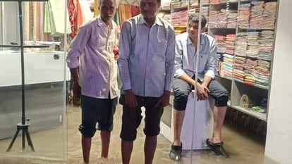 UP Weather news 68.5 mm rain in Banaras in two and one half hours such heavy rain after four years