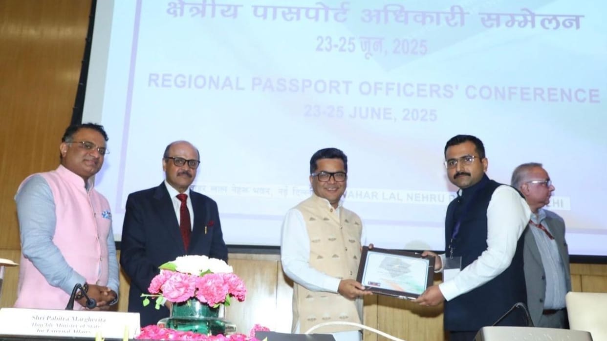 Himachal Shimla centre ranks first in the country in providing e-passport service gets honour in Delhi