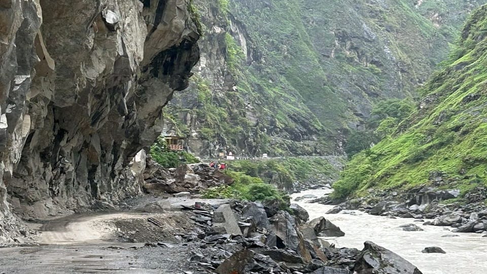 12 roads of Pithoragarh district including Adi Kailash Marg closed due to rain