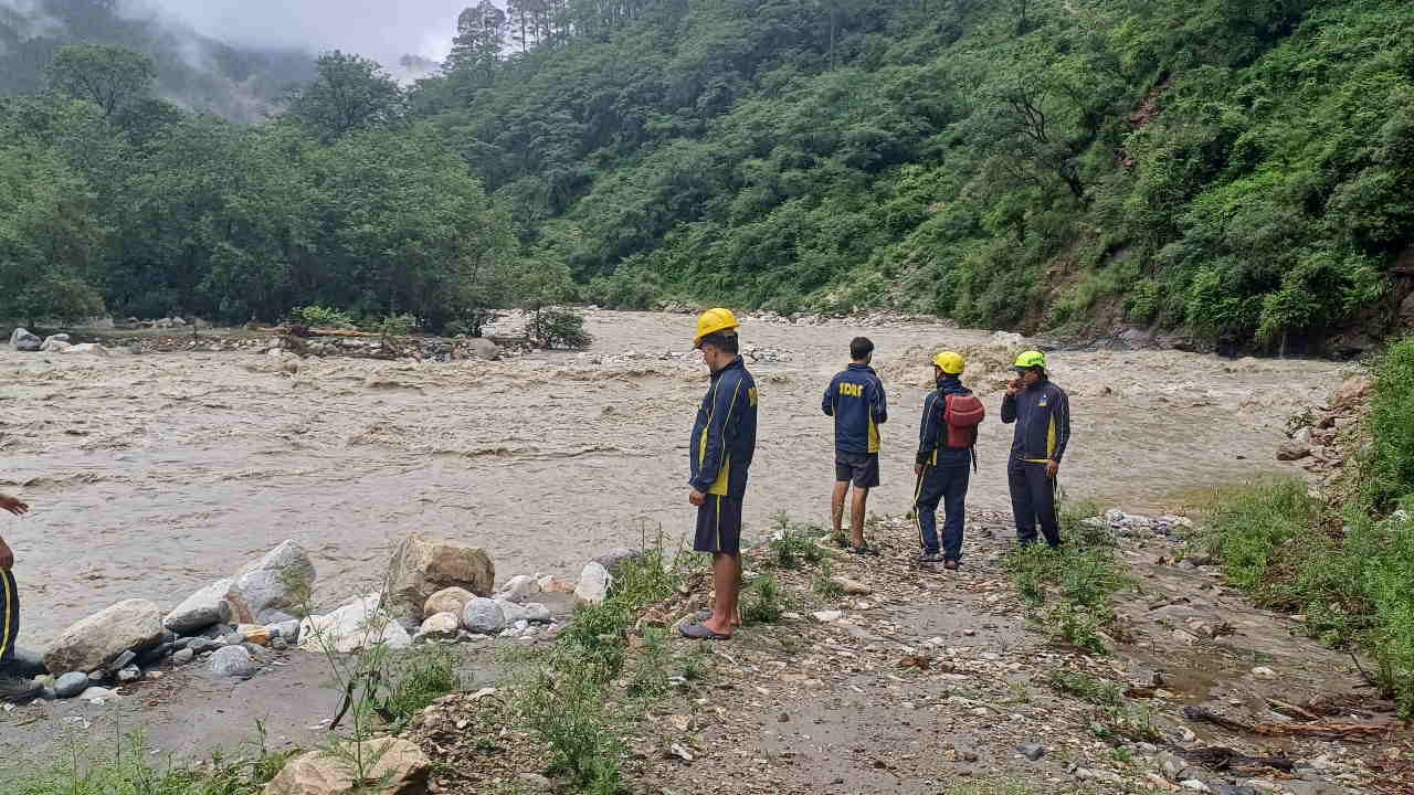 Uttarakhand Cloudburst Yamunotri Highway Rescue operation missing workers Chardham Yatra Update gangotri