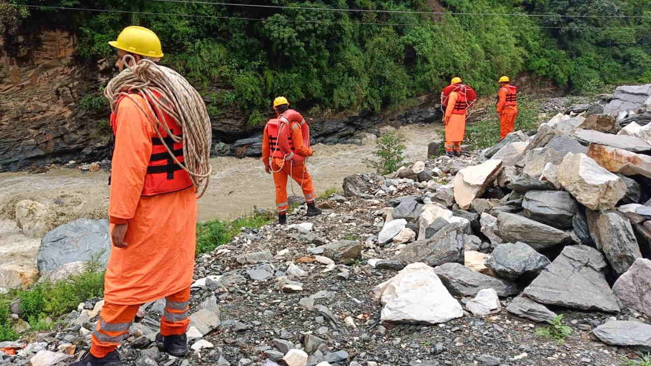Uttarakhand Cloudburst Yamunotri Highway Rescue operation missing workers Chardham Yatra Update gangotri
