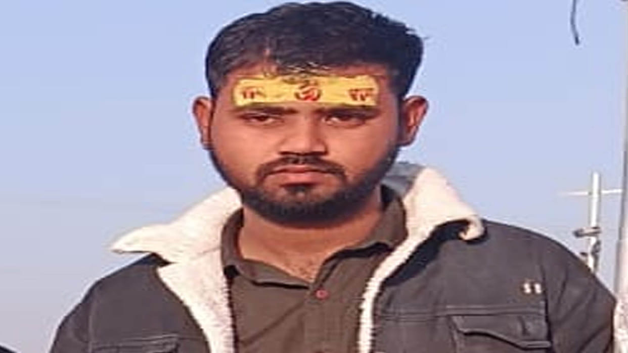 Kanpur: Car rams into truck after braking, young man dies