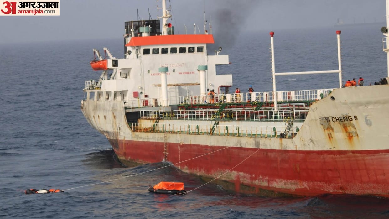 Indian Navy became an angel in the Arabian Sea, extinguished the fire in a foreign tanker News In Hindi