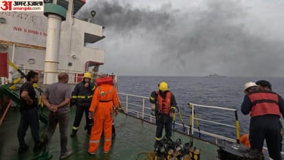 Indian Navy became an angel in the Arabian Sea, extinguished the fire in a foreign tanker News In Hindi