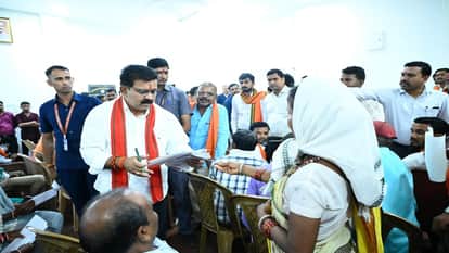 Deputy CM Vijay Sharma listened to people problems and resolved them on the spot in Kabirdham