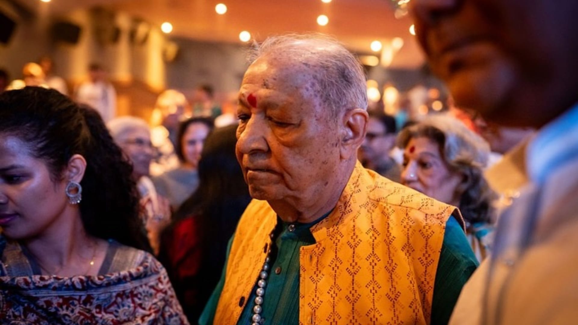 Hariprasad Chaurasia happy birthday Indian music director classical flautist  plays the bansuri