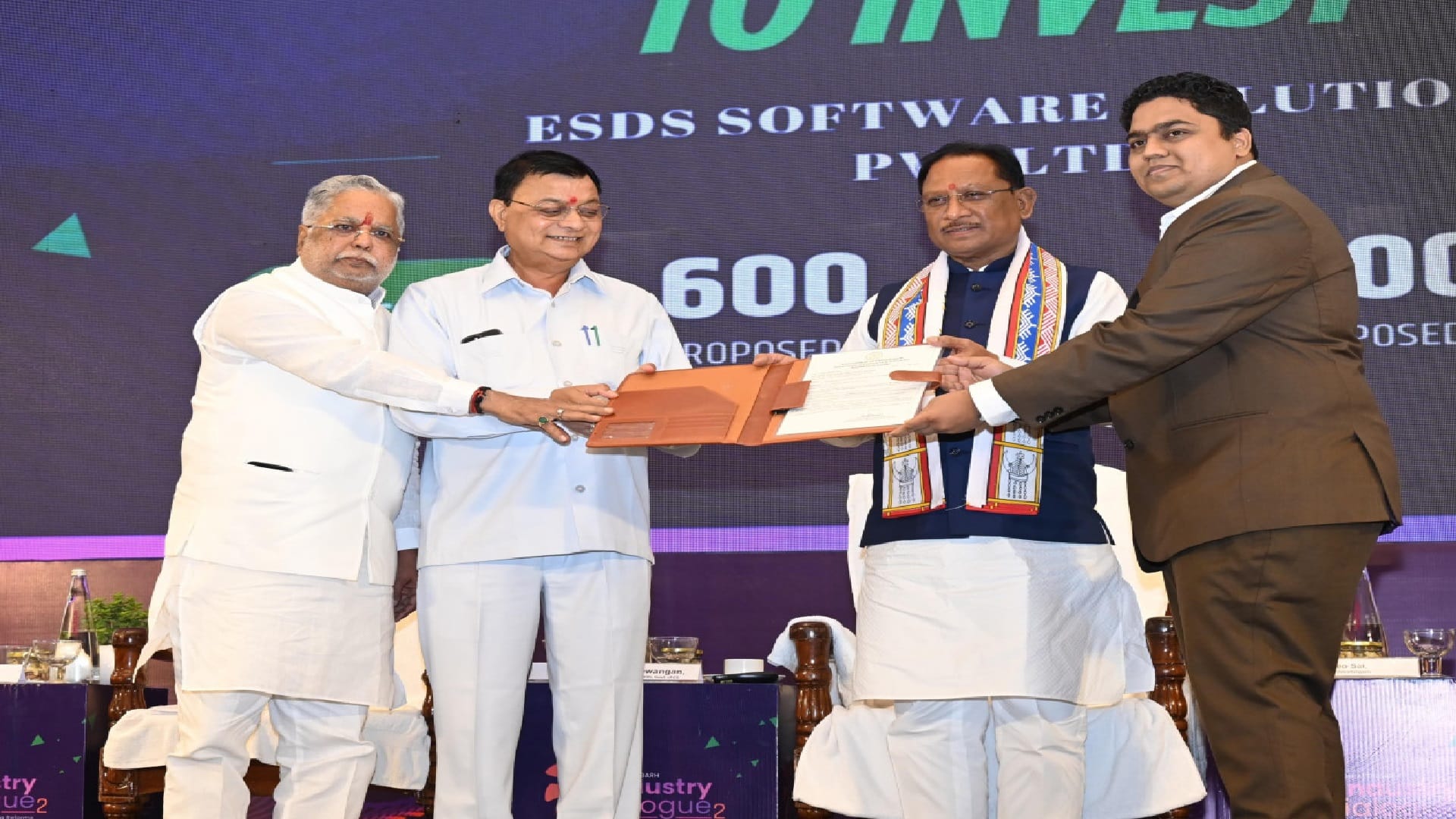 Cg News:सीएम साय ने वन क्लिक सिंगल विंडो सिस्टम 2.0 का किया शुभारंभ, 20  हजार से अधिक युवाओं को मिलेगा रोजगार - Cm Sai Launched One Click Single  Window System 2.0, More