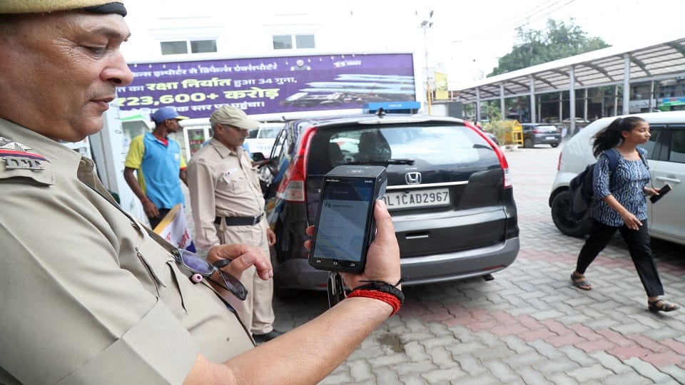 rule of not giving fuel to old vehicles has been implemented in Delhi