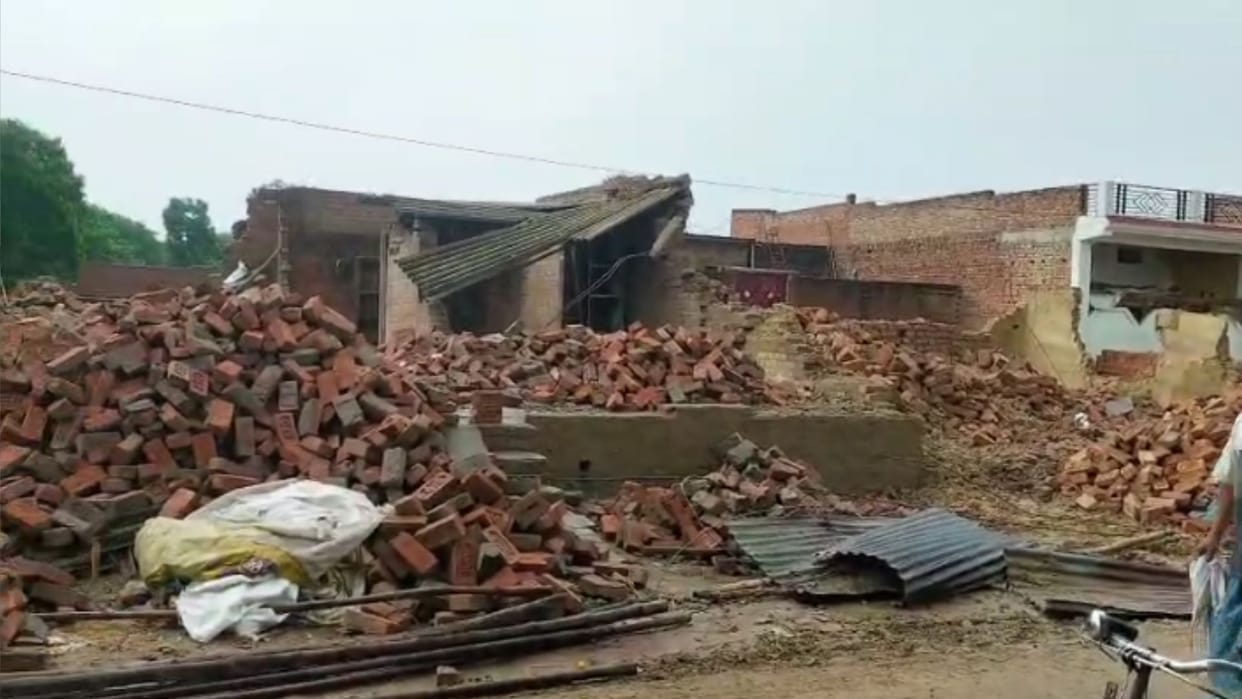 Akhilesh Yadav and Afzal commented on removal of encroachment from Defense Estate Department land in Ghazipur
