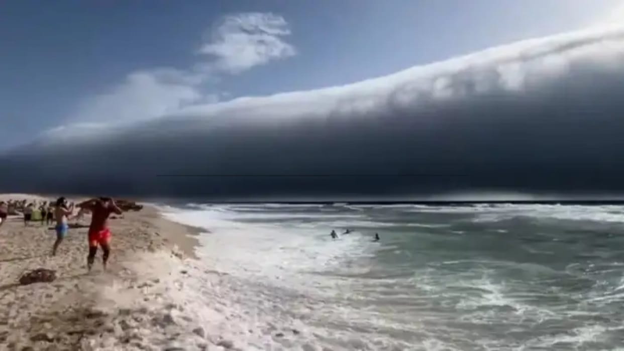 Rare Roll Cloud Spotted Over Beach In Portugal During Heatwave Watch Viral Video
