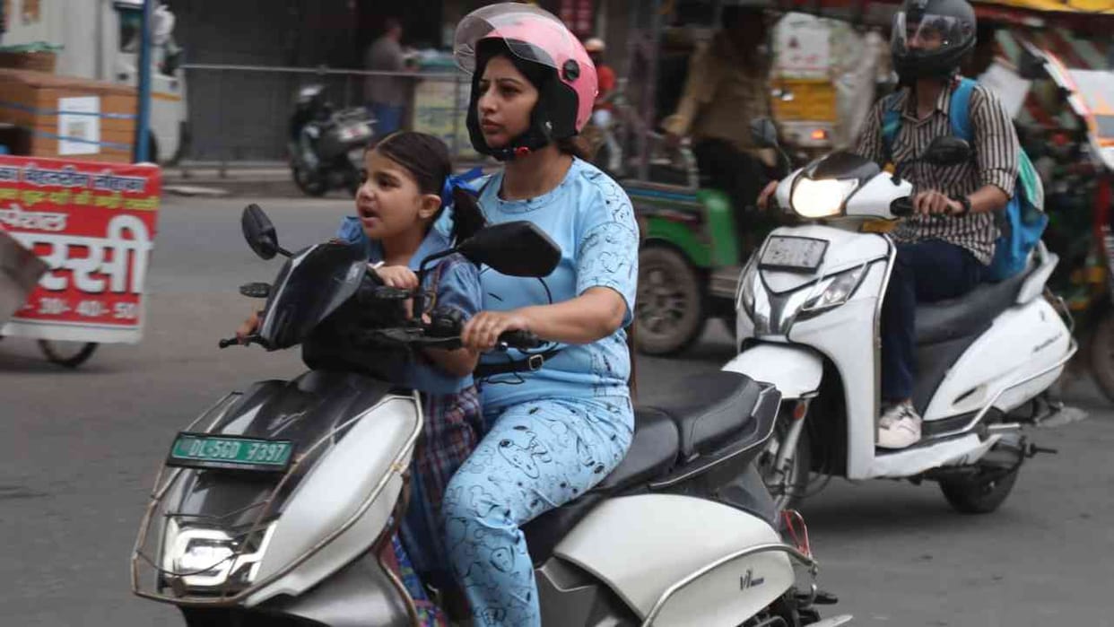 Schools opened in capital Delhi from today  photos