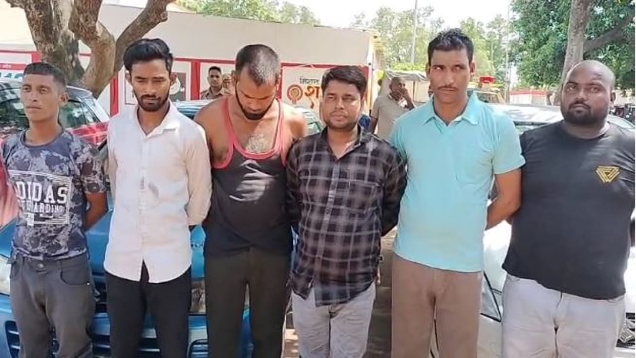 Six accused arrested for stealing oil from transformer in shahjahanpur