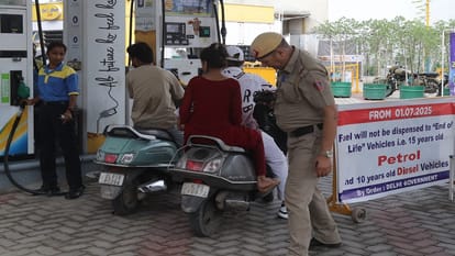 क्षिणी दिल्ली के आश्रम चौक स्थित पेट्रोल पंप  पर पड़ताल।
