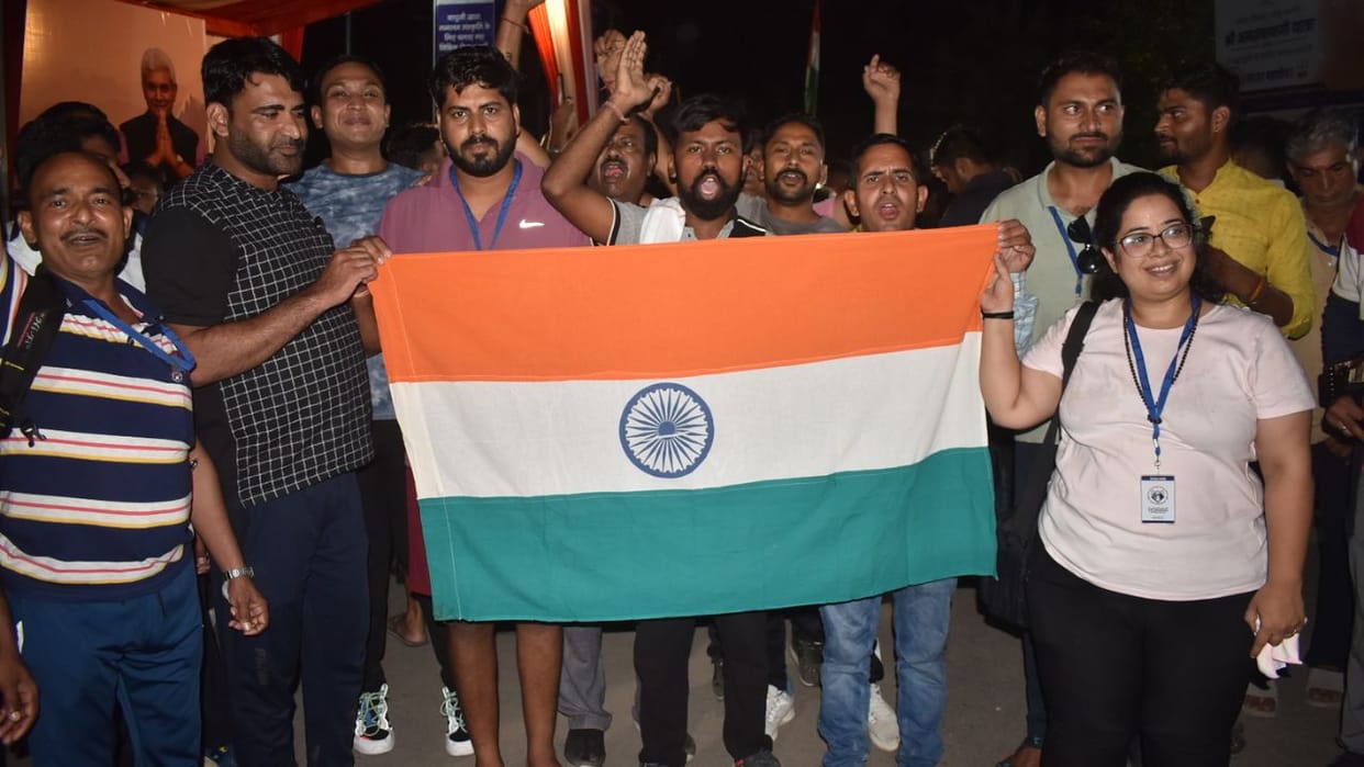 Amarnath Yatra: 38-day long Amarnath Yatra inaugurated, LG Sinha flagged off, photos