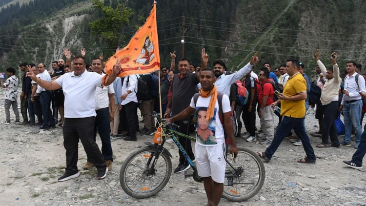 A Group Of Amarnath Pilgrims Arrive At Base Camp Of Baltal.the First Phase Of Annual Amarnath Yatra Will Begin – Amar Ujala Hindi News Live