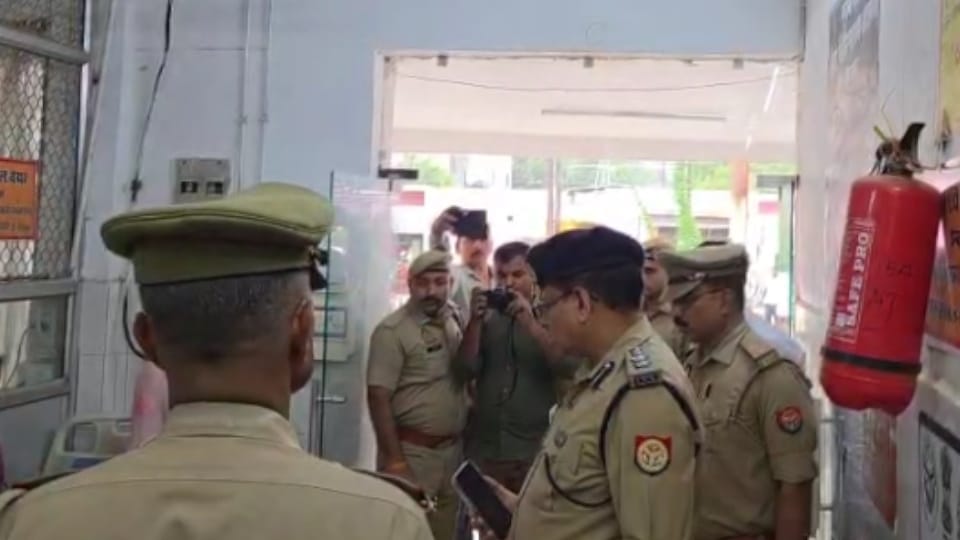 Fed ice cream then shot both children and his mother and suicide These three reasons for Azamgarh incident