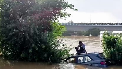 Odisha Flood 100 villages water Balasore Jajpur Baripada Disaster Mgmt Subarnarekha Budhabalang Jalaka rivers