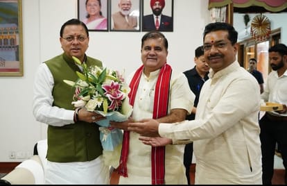 CM Dhami welcomed newly elected state president Mahendra Bhatt Uttarakhand News in hindi