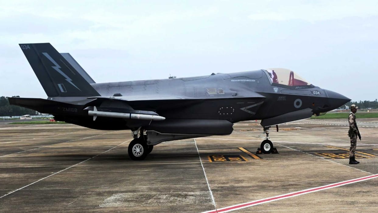 Stranded British F-35B jet in Kerala becomes unlikely tourism star