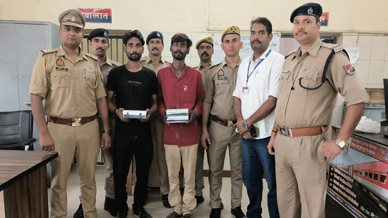 Kanpur: cunning robbers who looted the mobile phones of passengers have been arrested