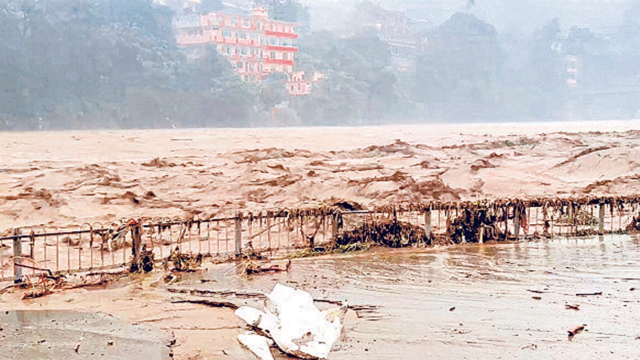 Himachal Cloud Burst: Disaster at midnight... flood took away everything, now there is a flood of tears, see t