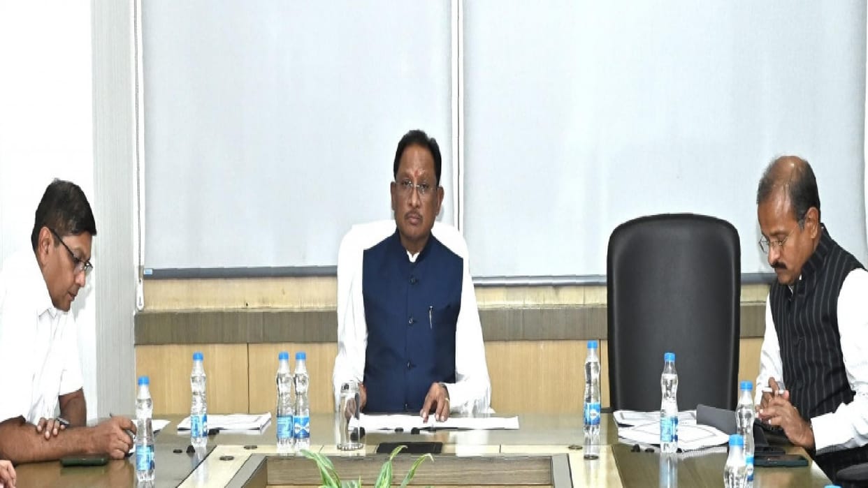 Farmers should get continuous supply of fertilizers CM Sai gave instructions officials in review meeting in CG