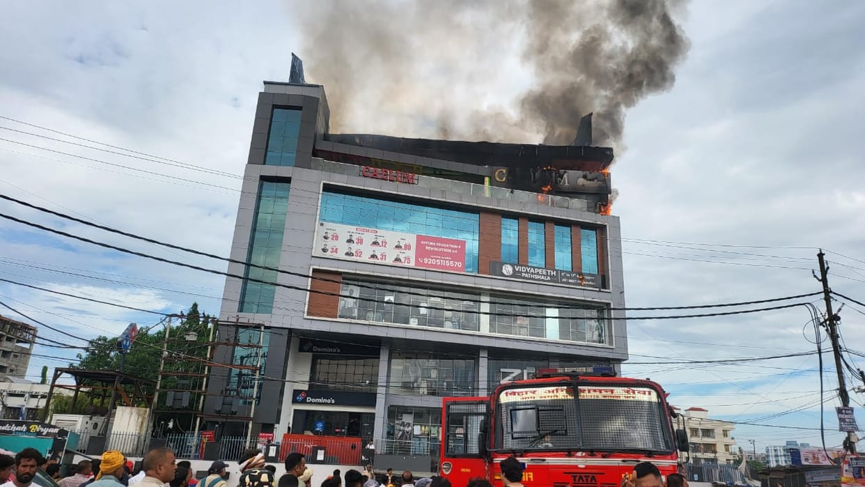 Bihar News: A massive fire broke out in a restaurant in Patna causing panic