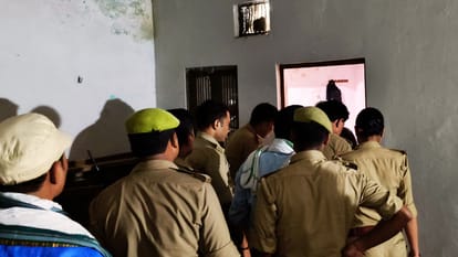 dead body of student found in hotel room in varanasi family was searching for her five hours uproar