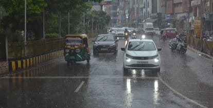 Kanpur Weather Rain in the morning cold increased effect of active cyclone in the Bay of Bengal