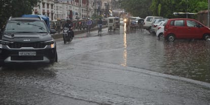 Kanpur Weather Heavy rain in Lalbangla and Chakeri less rain in other places pocket rain started early