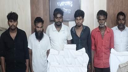 कंधई पुलिस द्वारा गिरफ्तार युवती को जबरन धर्मांतरण के आरोपी।
