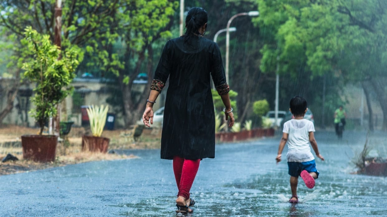 Monsoon Five Essentials Things for Office or School During Rainy Season Tips