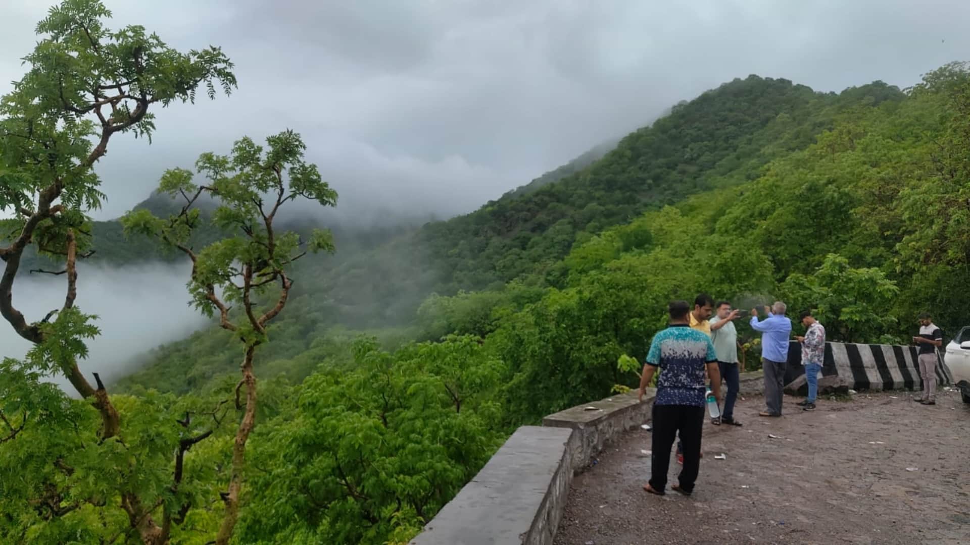Rajasthan Monsoon Update: Mount Abu Shrouded in Clouds, 38 mm rain in last 24 hours, Tourist Footfall Increase