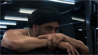 Salman Khan shares his photos during workout says Take care and protect the man in the mirror