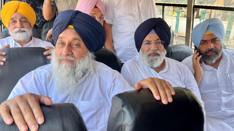 Bikram Majithia reached High Court against arrest challenged remand order appear in court today