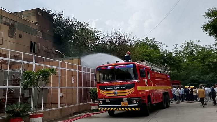 Fire Breaks Out In Delhi Aiims Trauma Centre – Amar Ujala Hindi News Live