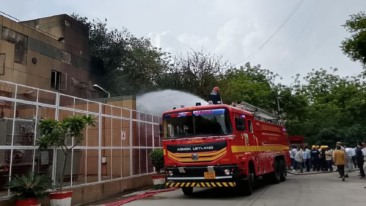 Fire breaks out in Delhi AIIMS trauma centre