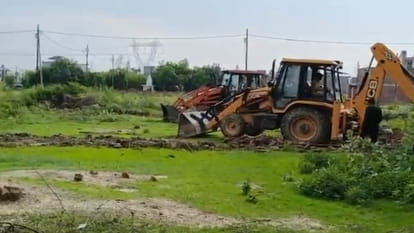 Kanpur: KDA's bulldozers ran in Panki Gangaganj, cleared land worth Rs 20.59 crore