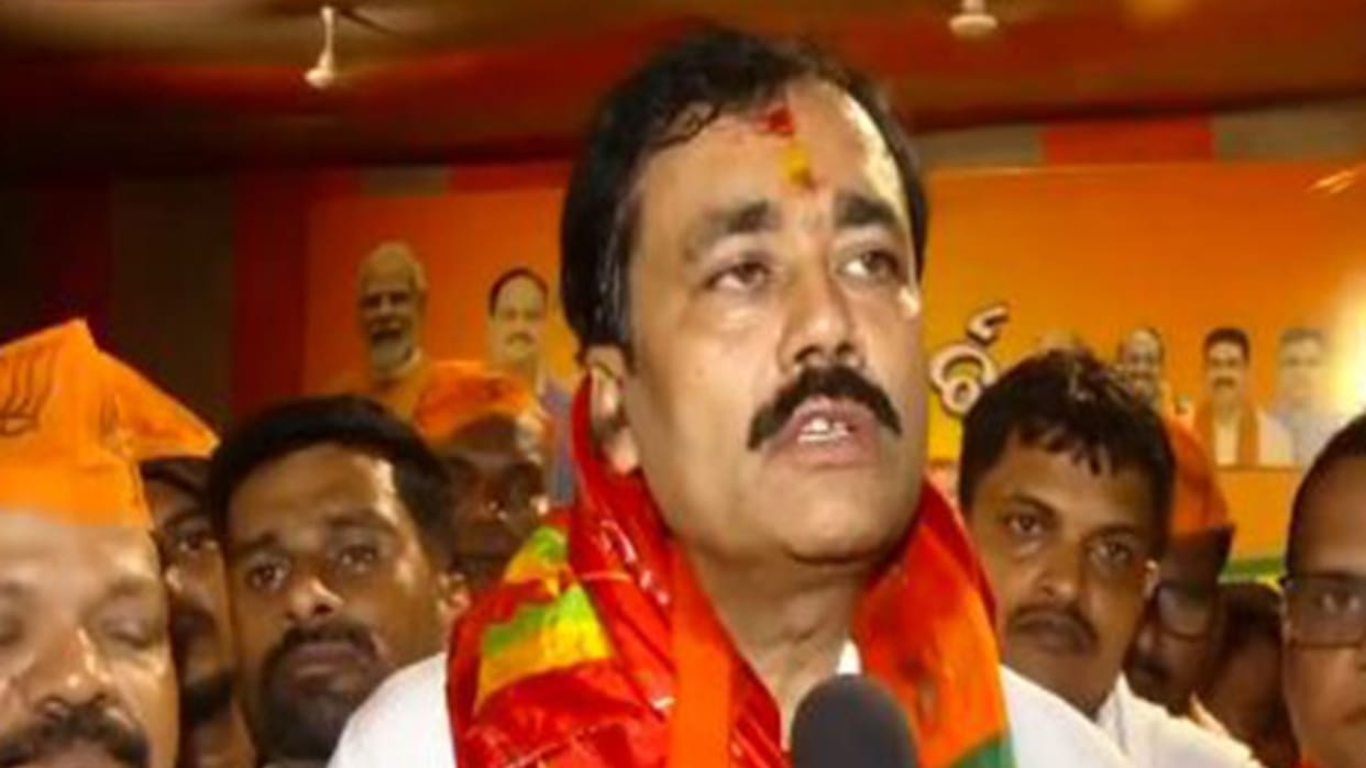 Odisha BJP MLA Santosh made controversial statement against BJD woman leader opposition demanded apology
