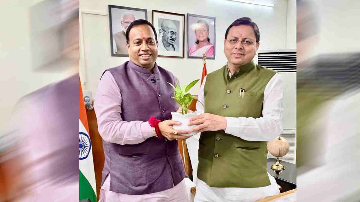 BKTC President Hemant Dwivedi met CM Dhami gave information about travel arrangements