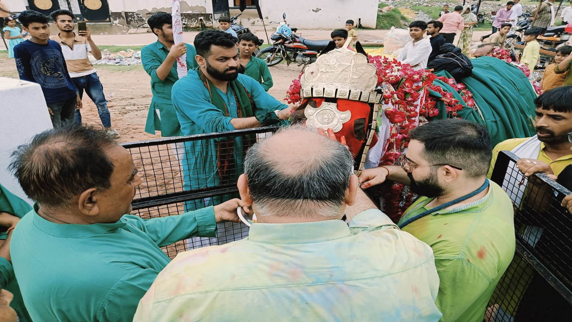 historic procession of 7th Muharram took place in Phulpur, the area echoed with the voices of Ya Hussain