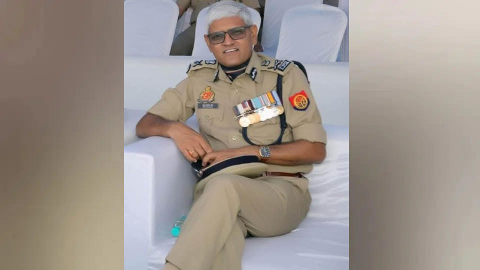 IPS Ashok Mutha Jain became ADG of Gorakhpur Zone. He has also been DIG of Gorakhpur Zone earlier
