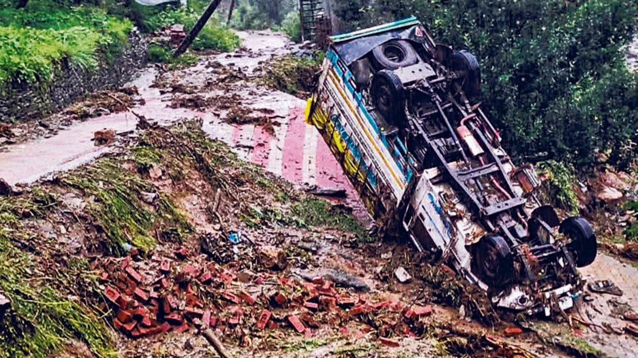 Himachal Cloud Burst: The disaster has changed the map of Saraj valley, the destroyed houses are telling the s