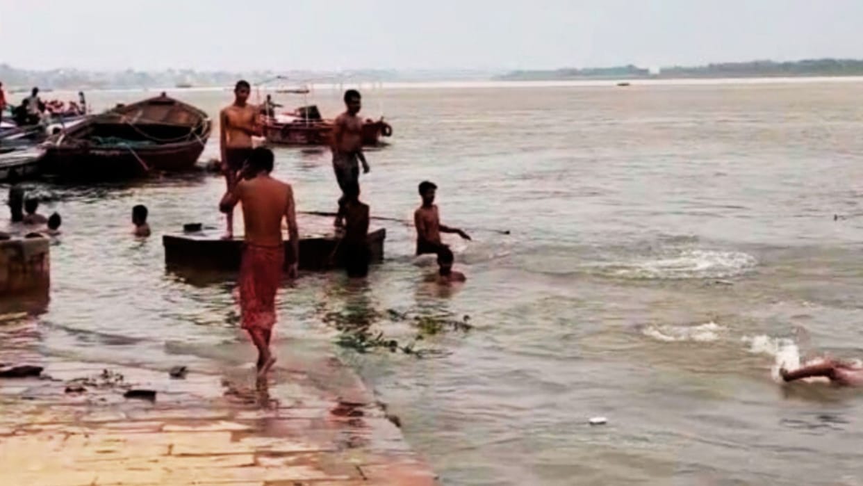Ganga started rising in Kashi Contact with rajendra prasad and Man Singh Ghat was lost Chowkis submerged