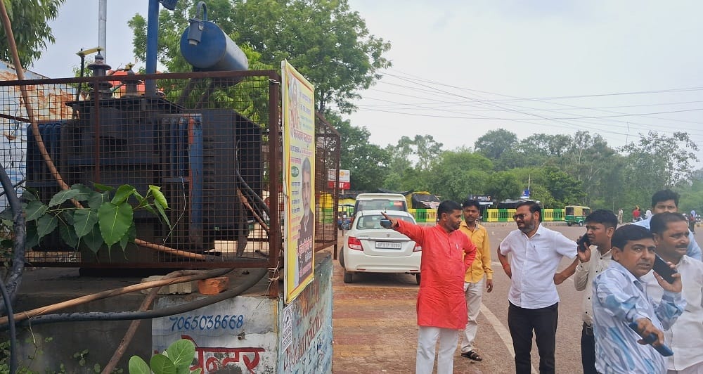 Hamirpur A 30 meter high clock tower will be constructed in the city it will built inside Rani Laxmibai Park