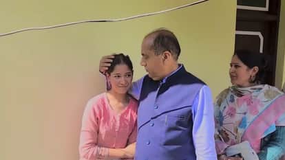 पूर्व सीएम जयराम ने जाना दीक्षा का हाल।